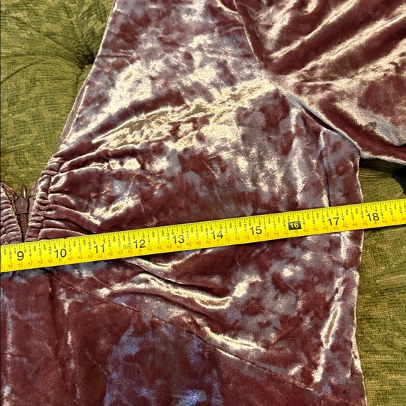 Guess mauve Velvet Ruched Dress - Picture 9 of 11